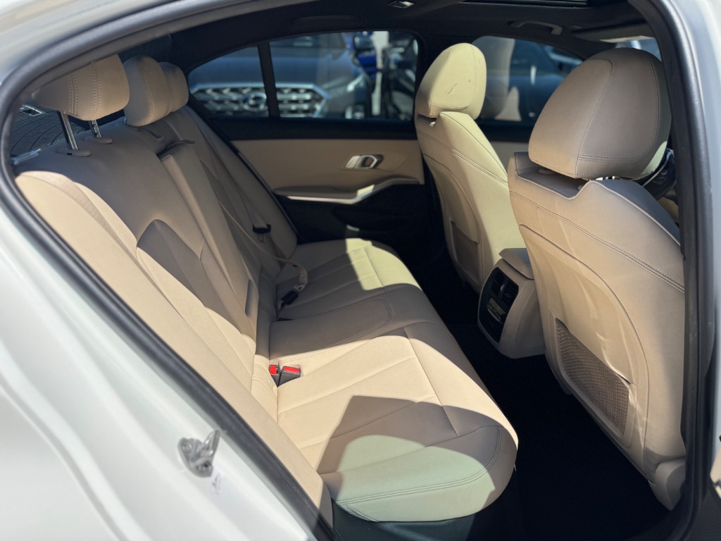 2021 BMW 3 Series 330i - Photo 26