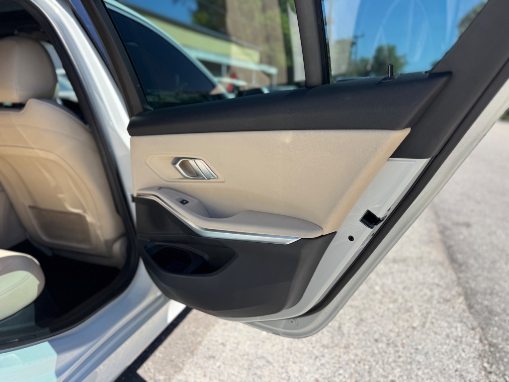 2021 BMW 3 Series 330i - Photo 25