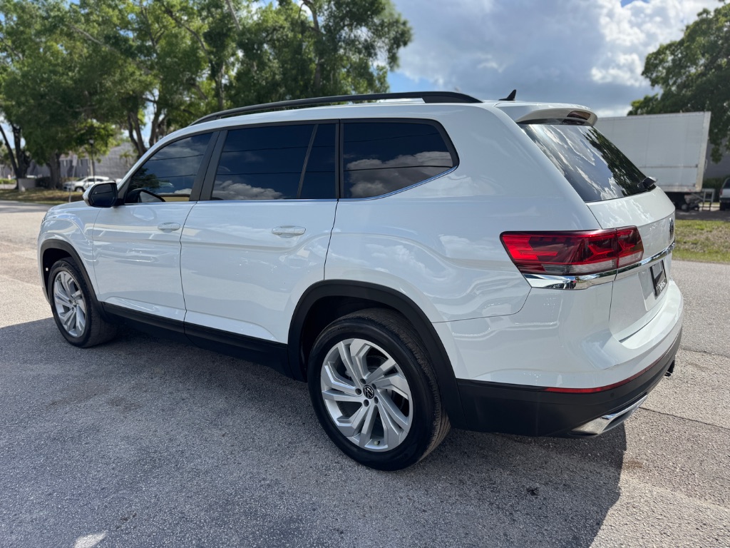 2022 Volkswagen Atlas SE w/Tech - Photo 8