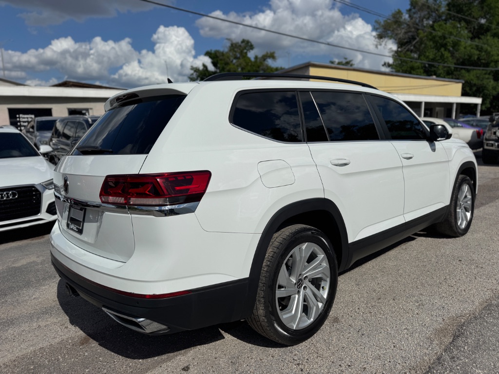 2022 Volkswagen Atlas SE w/Tech - Photo 7