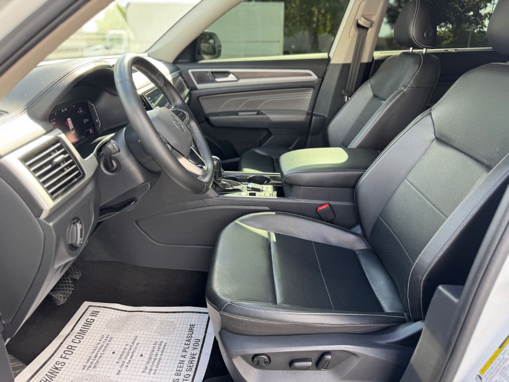 2022 Volkswagen Atlas SE w/Tech - Photo 18