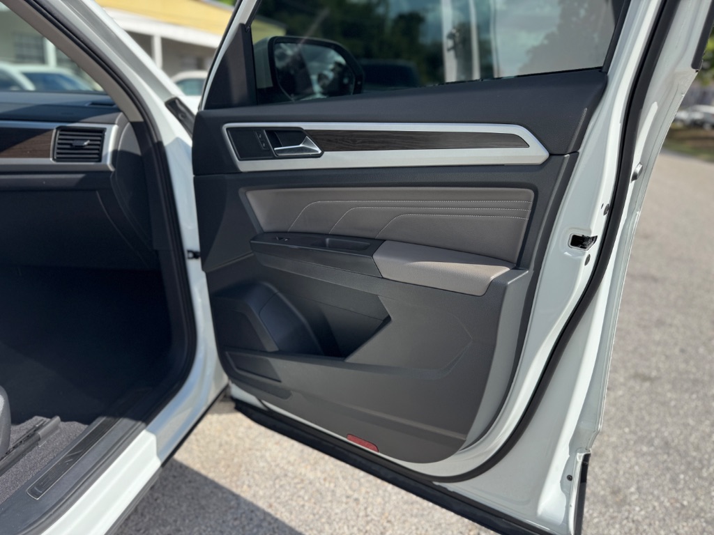 2022 Volkswagen Atlas SE w/Tech - Photo 31