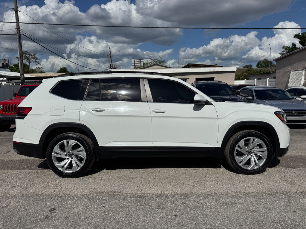 2022 Volkswagen Atlas SE w/Tech - Photo 6