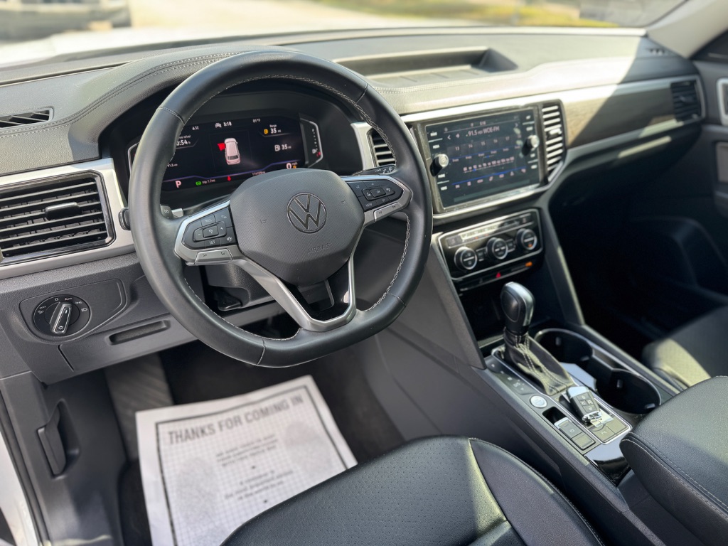 2022 Volkswagen Atlas SE w/Tech - Photo 17