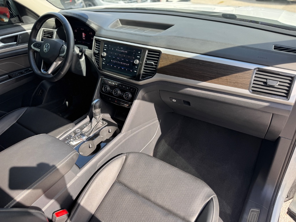 2022 Volkswagen Atlas SE w/Tech - Photo 32