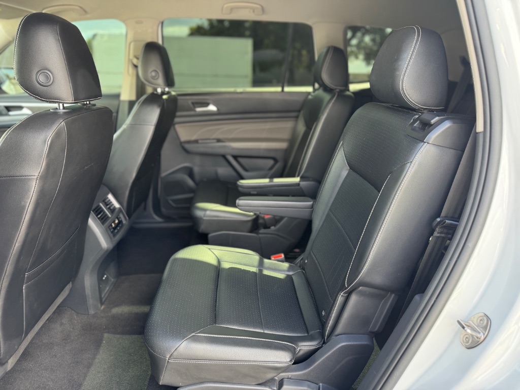 2022 Volkswagen Atlas SE w/Tech - Photo 25