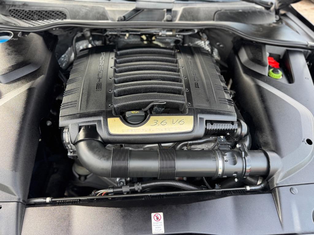 2018 Porsche Cayenne Platinum Edition - Photo 31