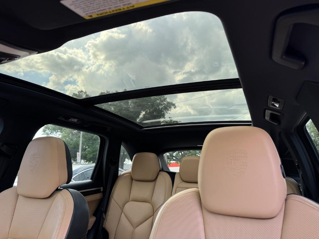 2018 Porsche Cayenne Platinum Edition - Photo 18