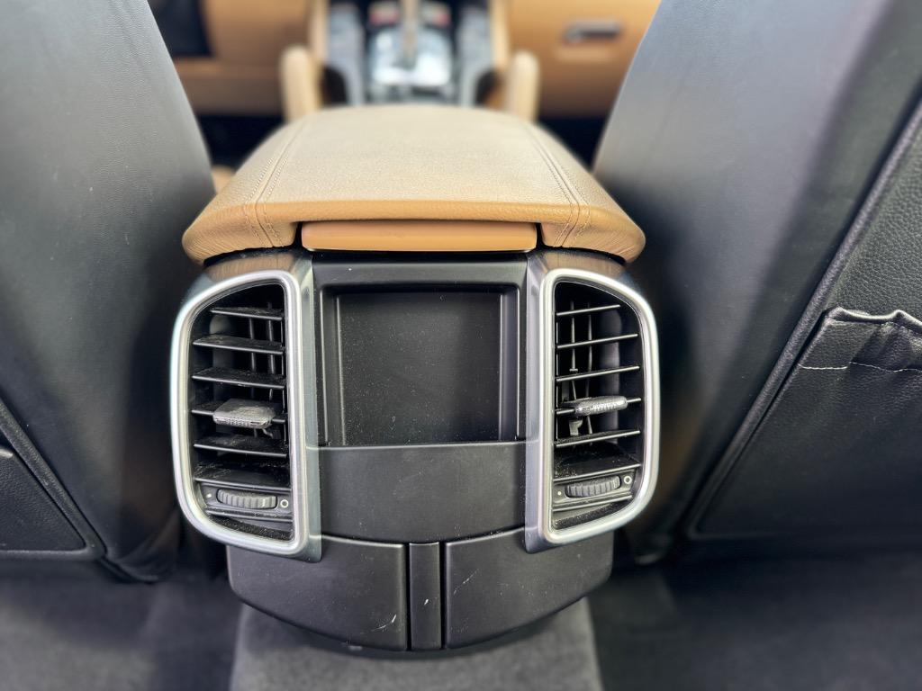 2018 Porsche Cayenne Platinum Edition - Photo 22