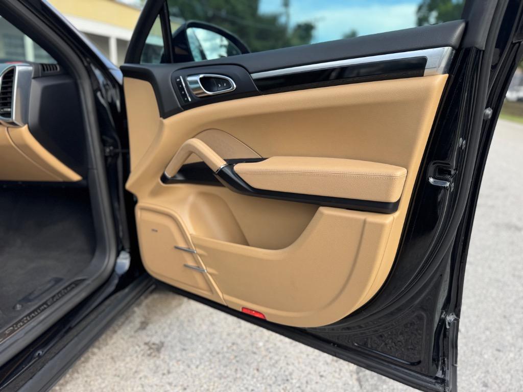 2018 Porsche Cayenne Platinum Edition - Photo 27