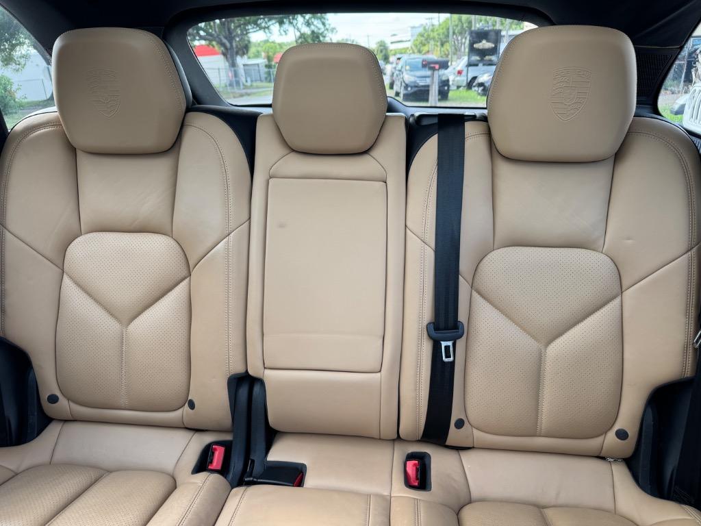 2018 Porsche Cayenne Platinum Edition - Photo 19